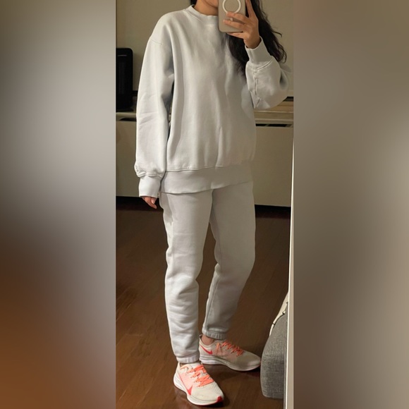 Aritzia Tna Cozy Fleece Sweatsuit (mirror blue) - Picture 3 of 17